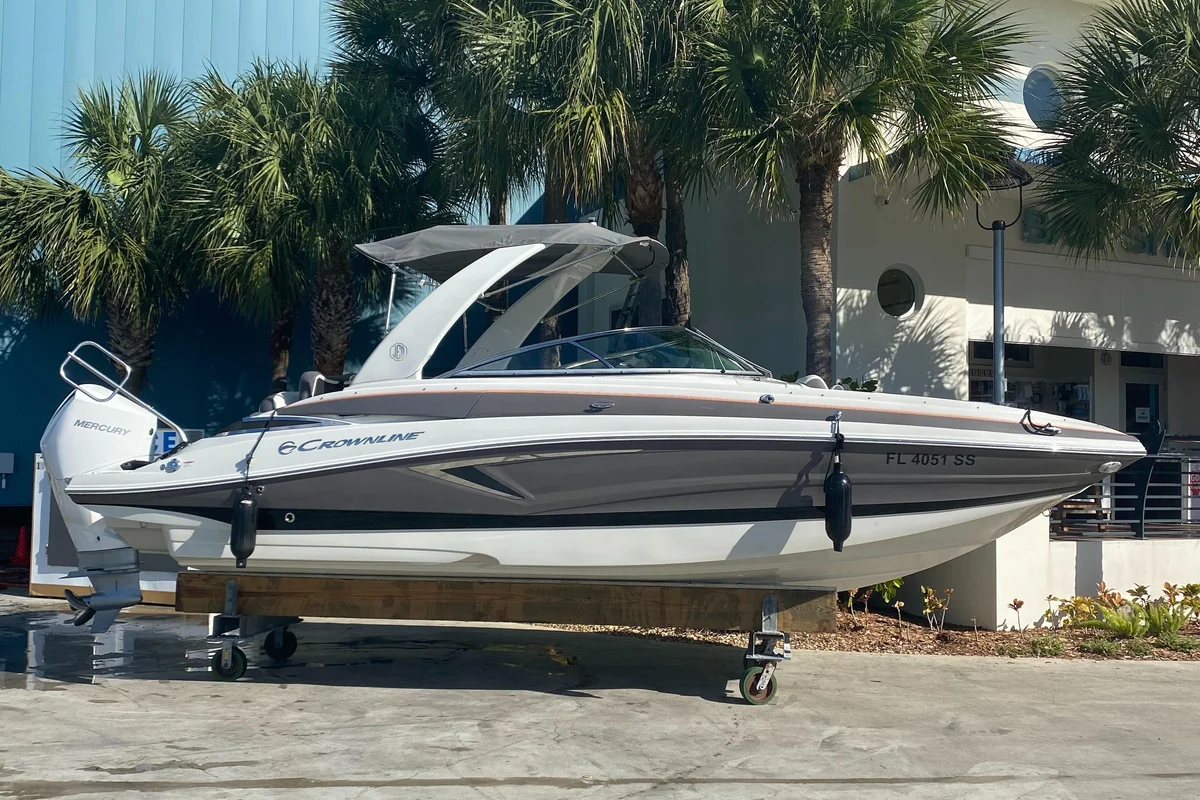 Crownline | 2020 photo