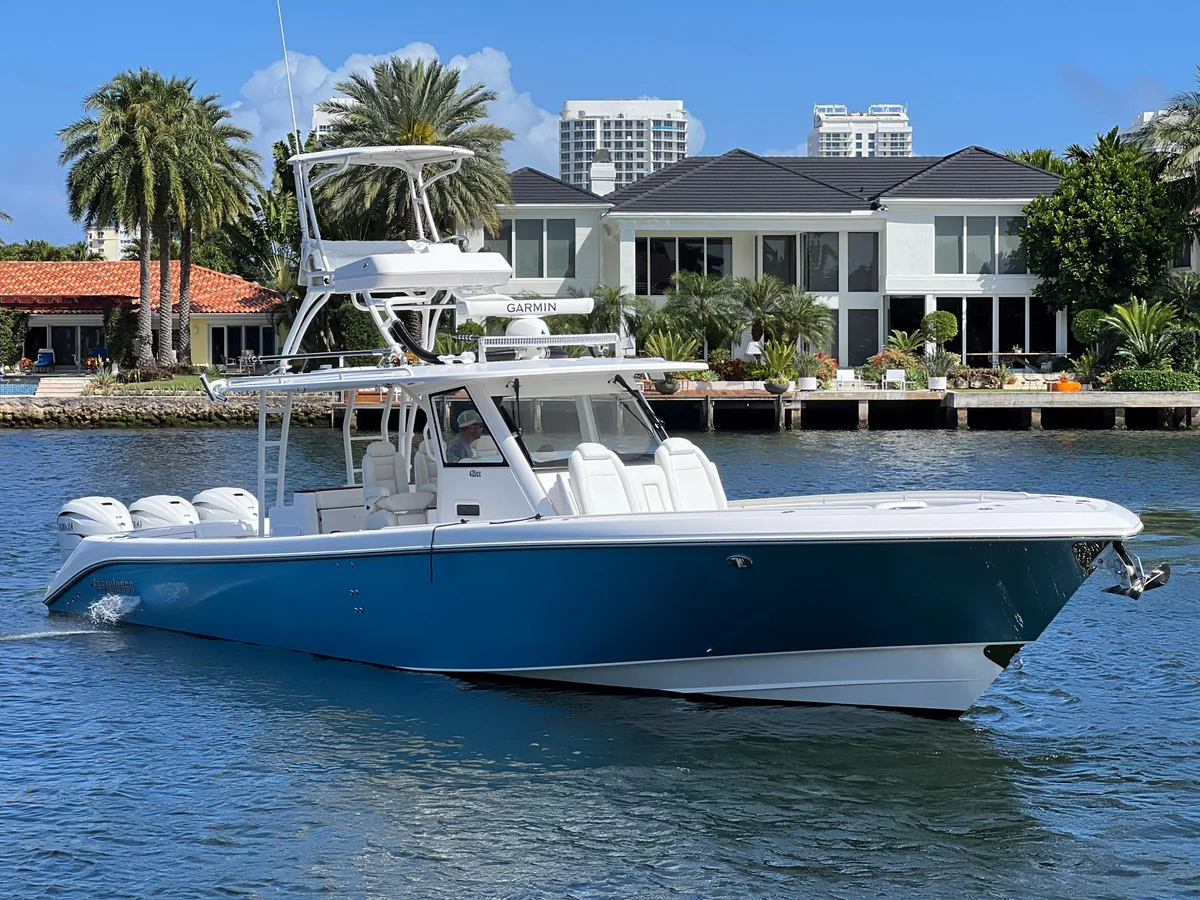 2019 Everglades 435CC photo