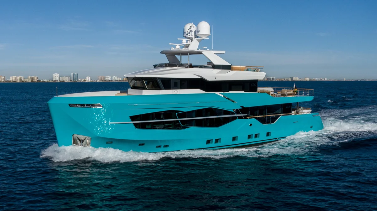 32XP Hull #5 photo