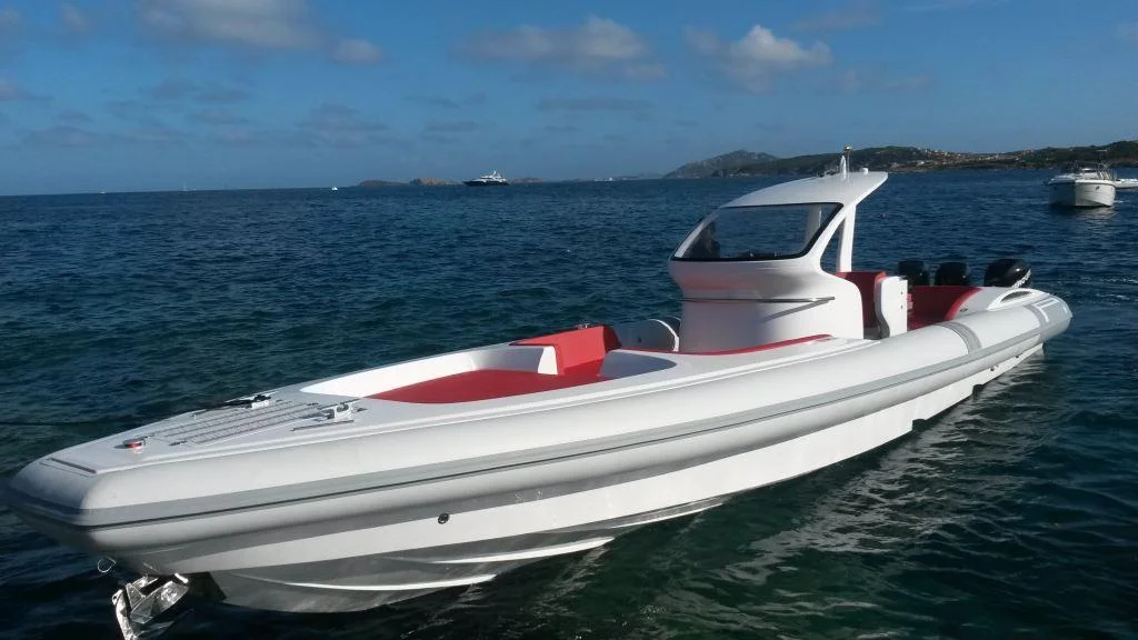 PZero 1400 Outboard photo