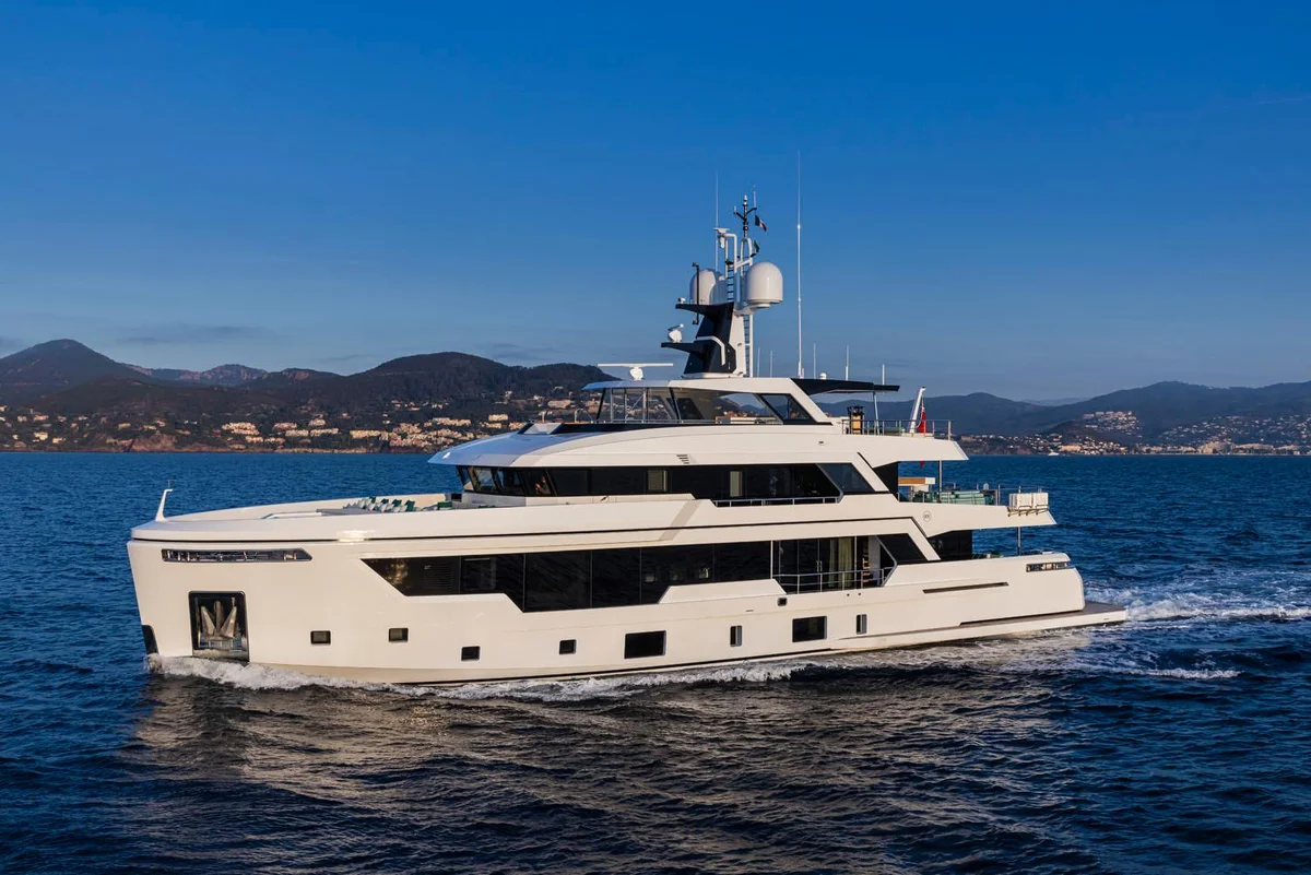 38M EXPLORER Hull #3 photo