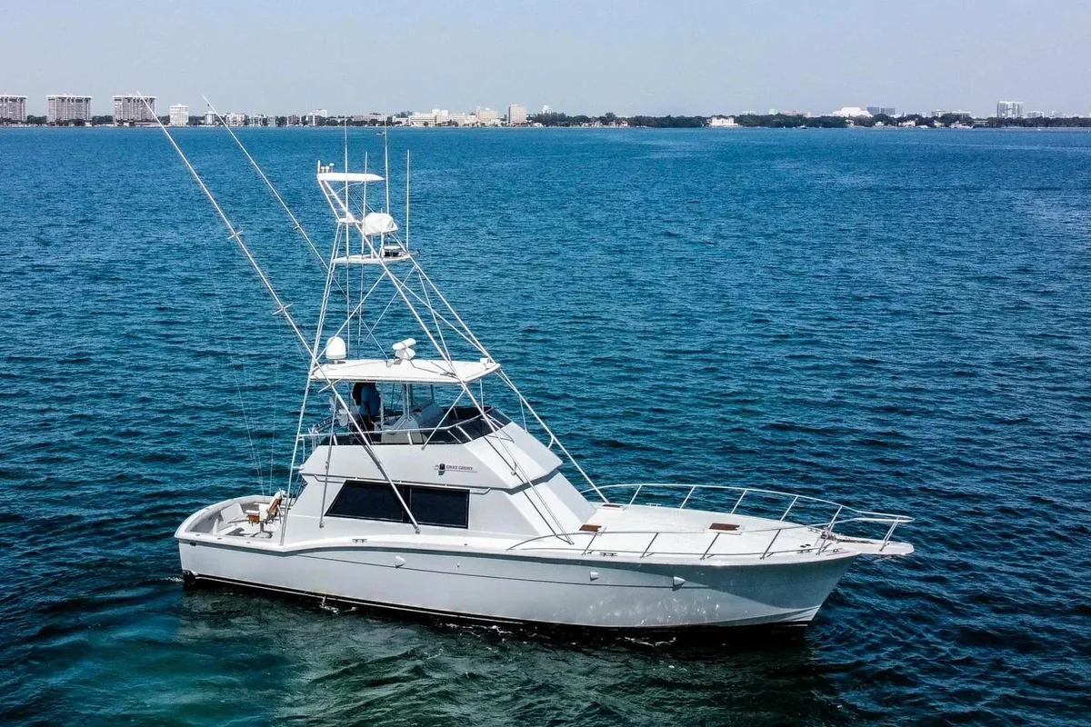 Hatteras | 1985 photo