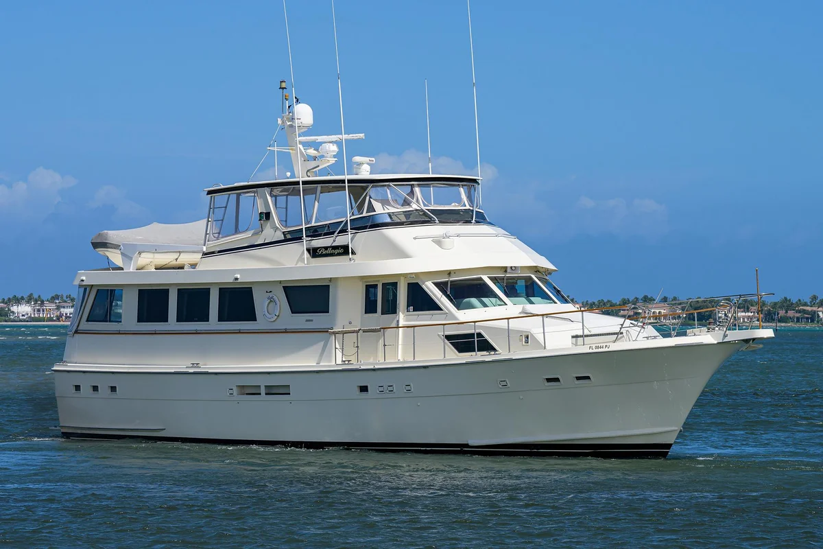 Hatteras | 1989 photo