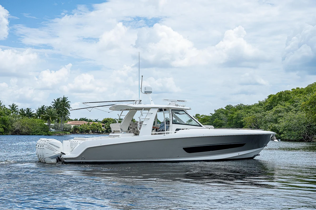 Boston Whaler | 2016 photo