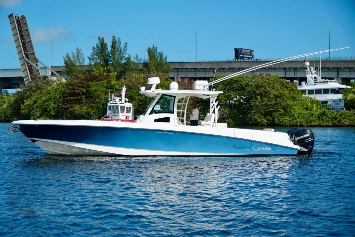 Boston Whaler | 2011 photo