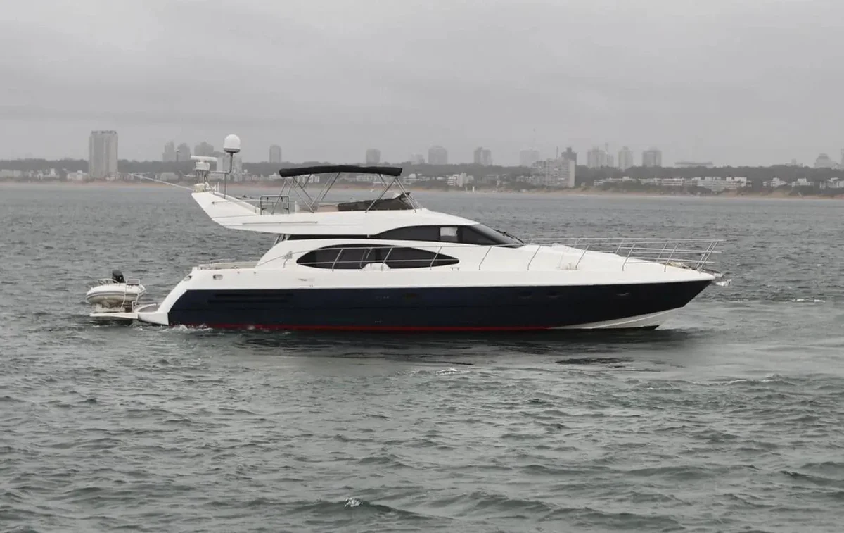 Azimut | 2000 photo