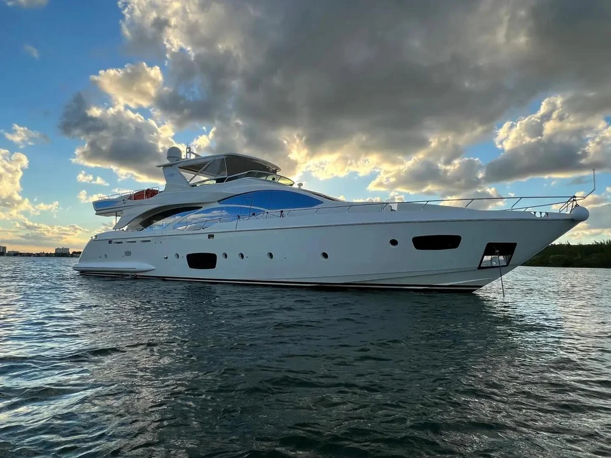 Azimut | 2010 photo