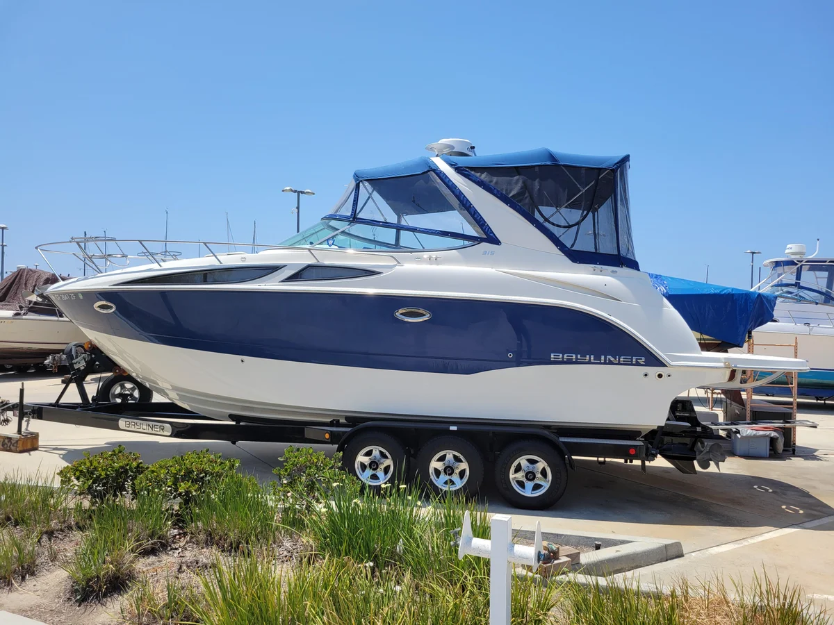 Bayliner | 2011 photo